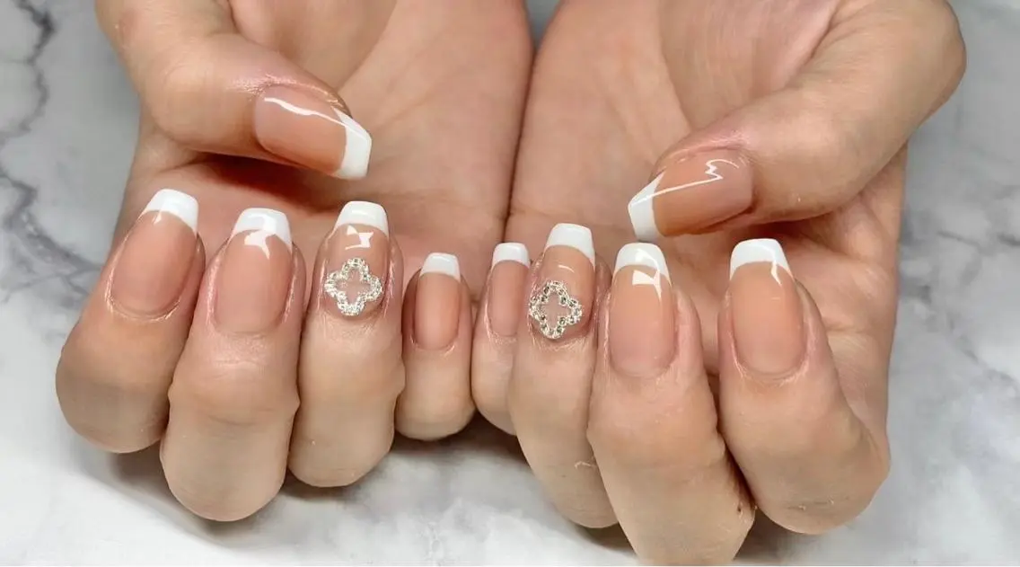 ネイル 長さ出し フレンチネイル ジェルネイル 韓国ネイル マグネットネイル ハンドネイル Nail&eye Belire 新宿のネイルデザイン