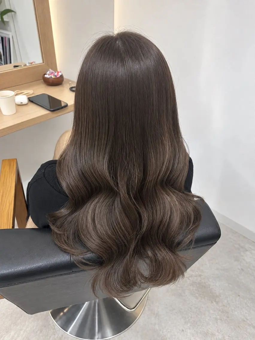 セミロング トリートメント カット ヘアカラー トリートメント 🤍aina / anyhow🤍のヘアスタイル