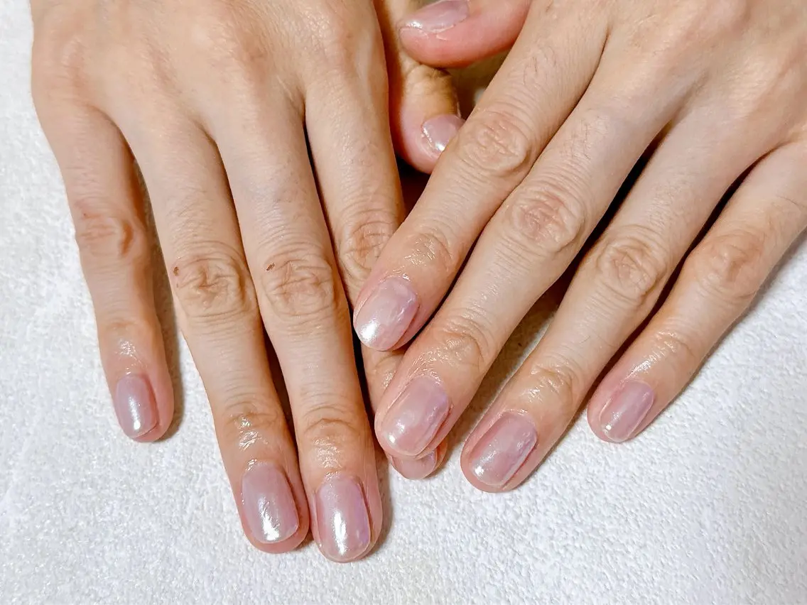 ネイル オーロラネイル フットネイル フレンチネイル ジェルネイル キラキラネイル ハンドネイル mogunail &blowのネイルデザイン