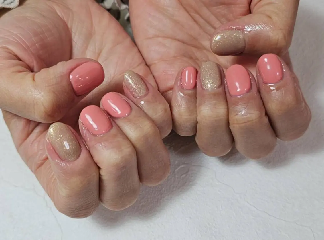 ネイル オーロラネイル フットネイル フレンチネイル ジェルネイル キラキラネイル ハンドネイル mogunail &blowのネイルデザイン