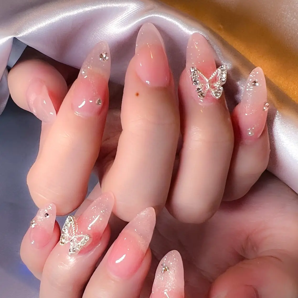ネイル ハンドネイル LEFTNAILS フィルインニュアンスのネイルデザイン