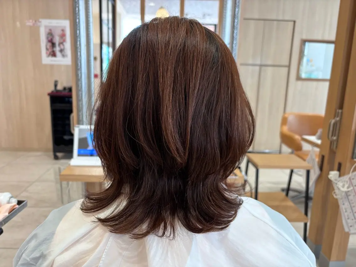 セミロング くびれヘア かわにし ゆきのヘアスタイル