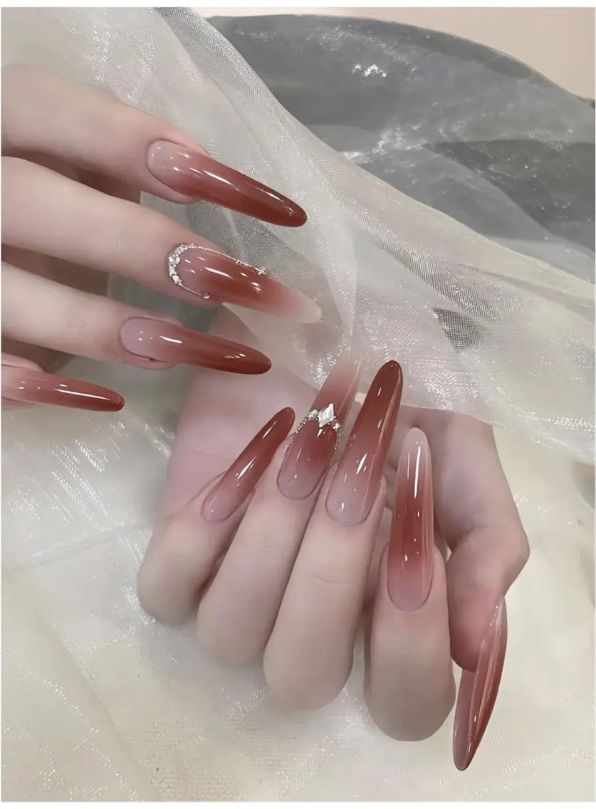 おすすめ🔥🔥🔥【長さだし】ワンホンチークネイル(500円パーツ2本プレゼント)¥8800の写真
