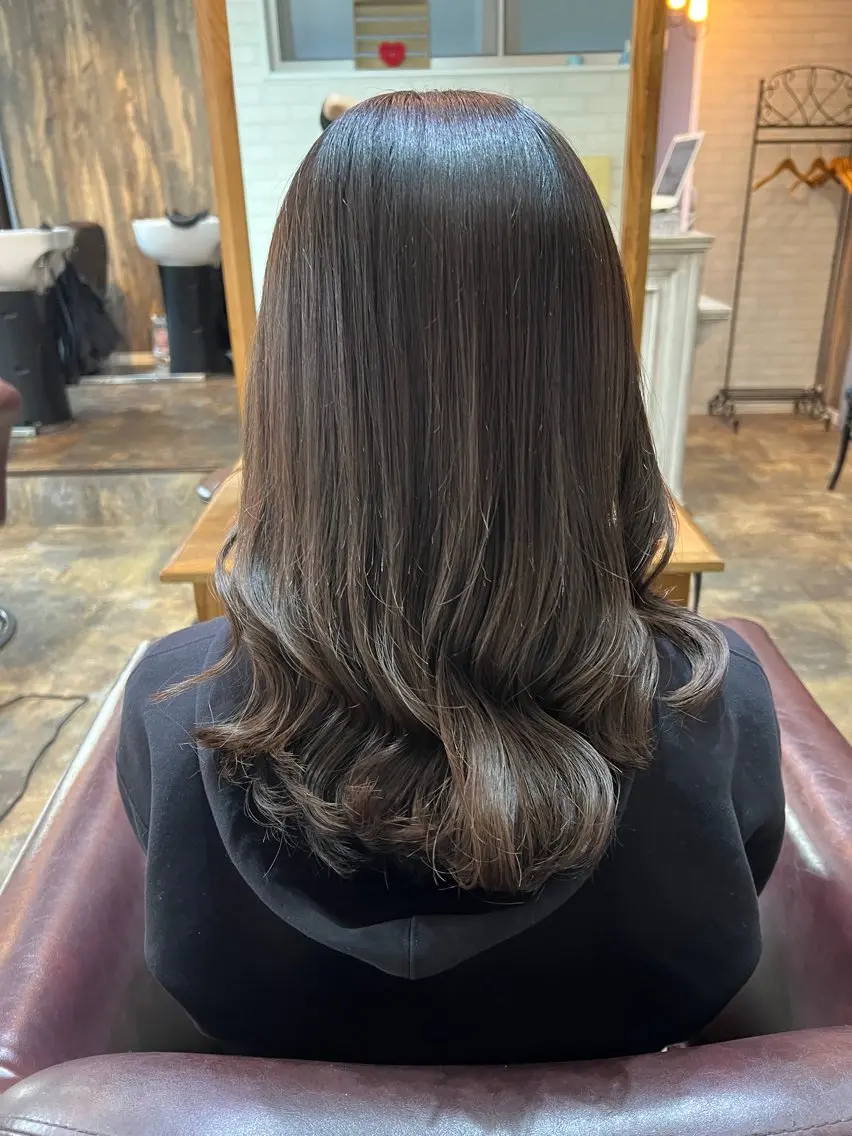 ロング トリートメント みやもと まなみのヘアスタイル