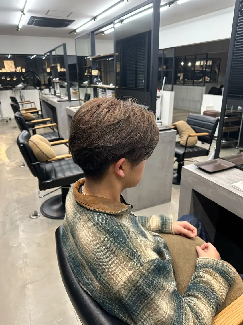 カラー ブリーチ 森本 美音のヘアスタイル