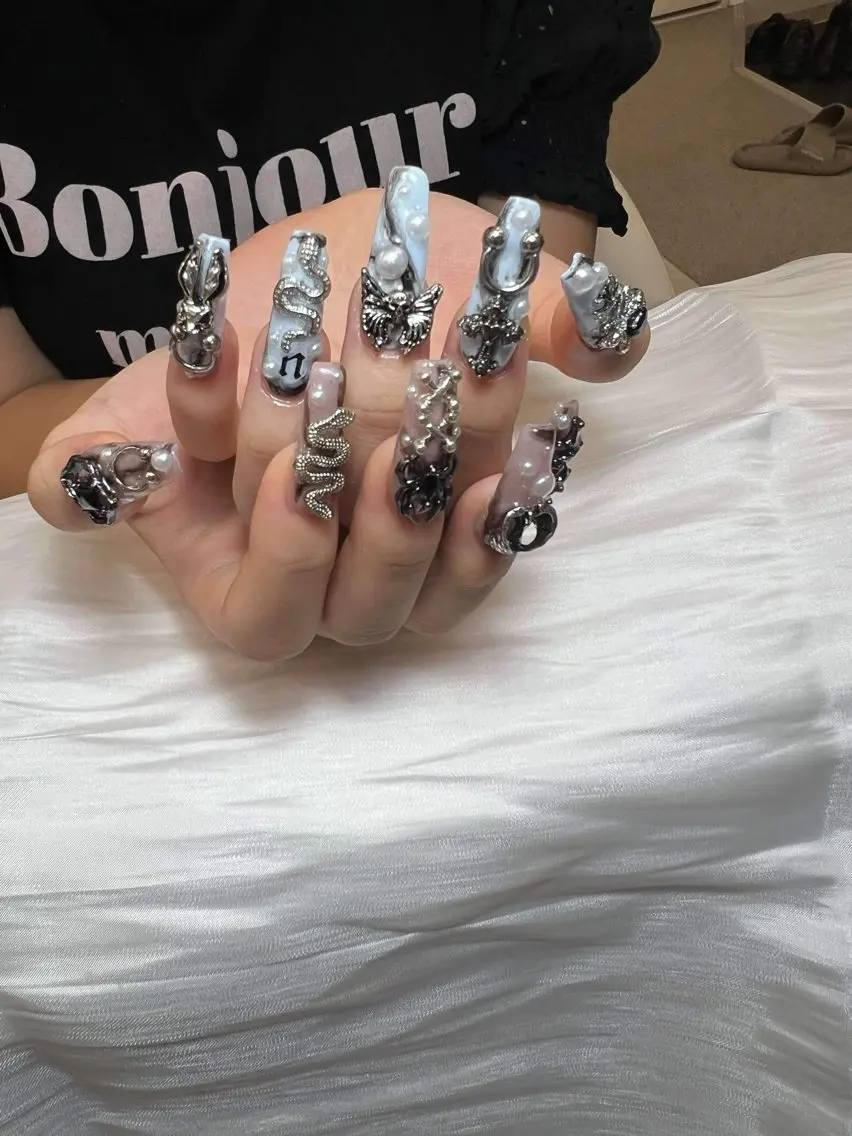 ネイル ハンドネイル ハンドケア Anh Nail 歌舞伎町のネイルデザイン