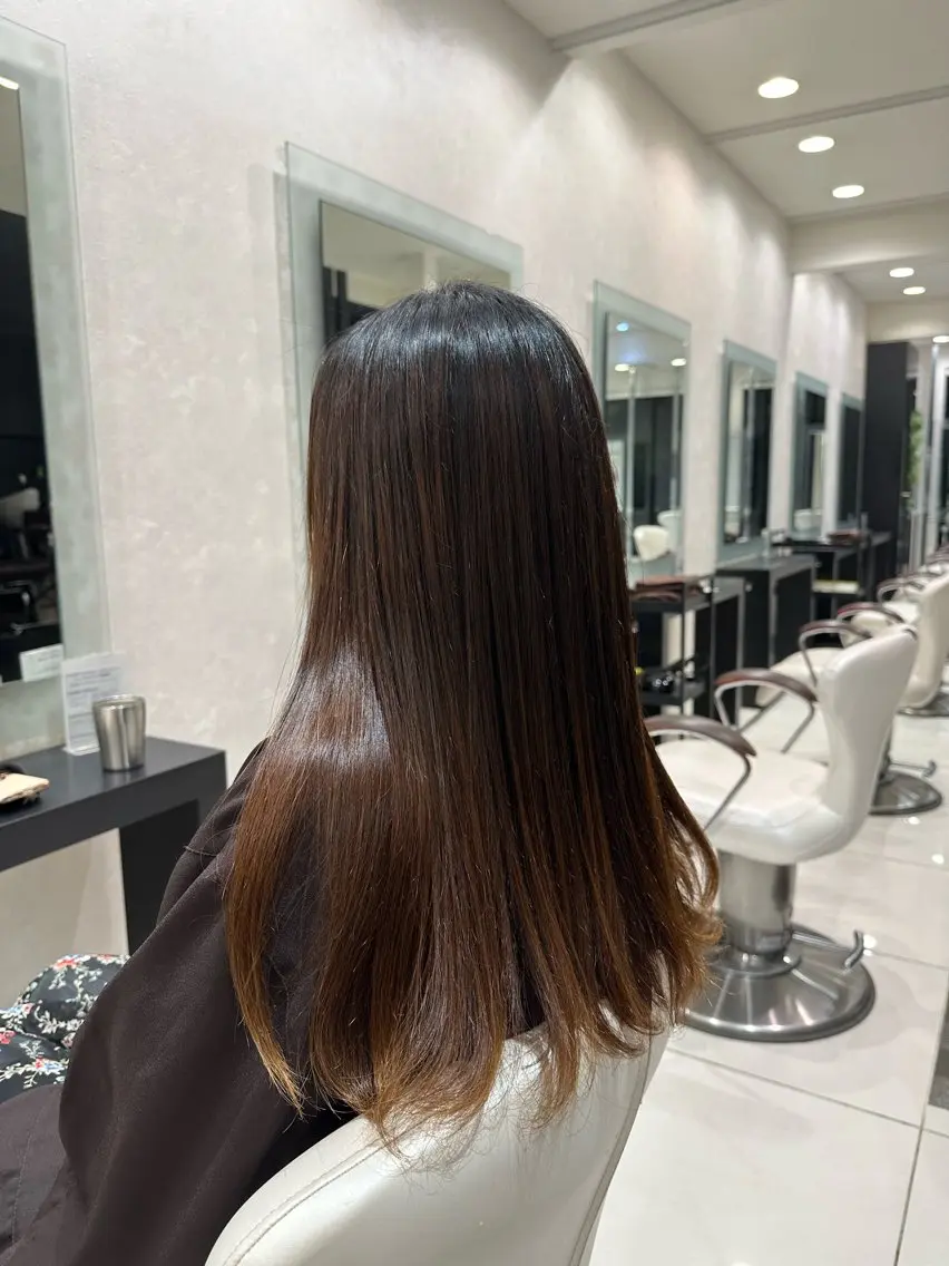 セミロング 縮毛矯正 花野 郁登のヘアスタイル