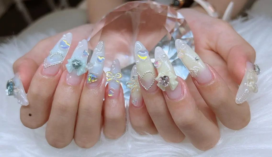 ネイル フットネイル フレンチネイル 韓国ネイル ロングネイル マグネットネイル Lee _nailのネイルデザイン