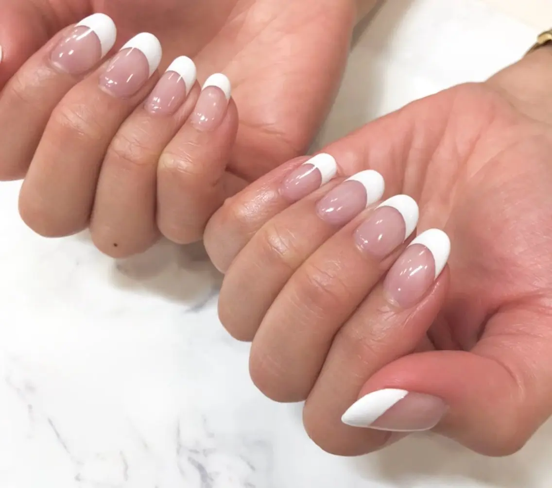 オフ込みフレンチネイル♡（パラジェル使用）の写真