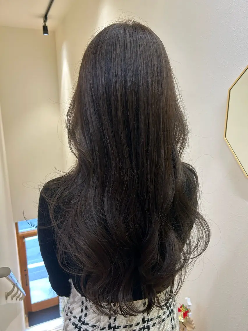 ロング カラー アッシュ アッシュグレー アッシュグレージュ 透明感カラー グレージュ カット ヘアカラー トリートメント hubhair レイヤー/透明感のヘアスタイル