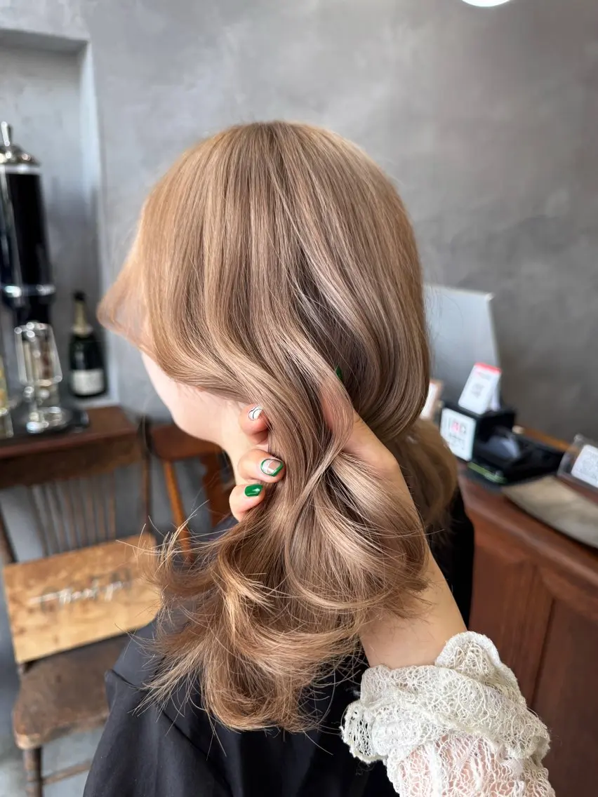 カラー ヘアカラー 新川 月菜のヘアスタイル