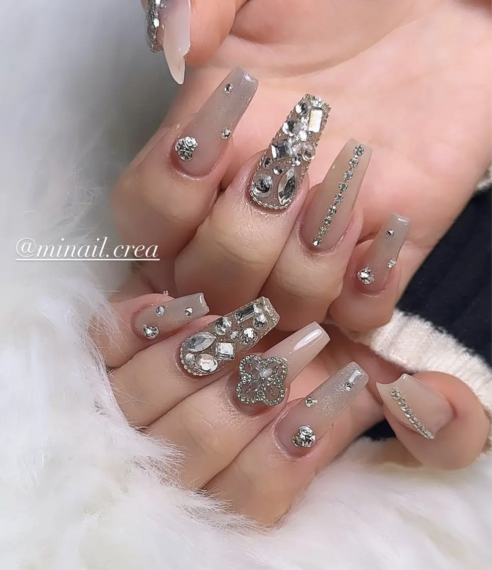 ネイル ジェルネイル キラキラネイル ロングネイル マグネットネイル ワンカラーネイル CReA nailのネイルデザイン