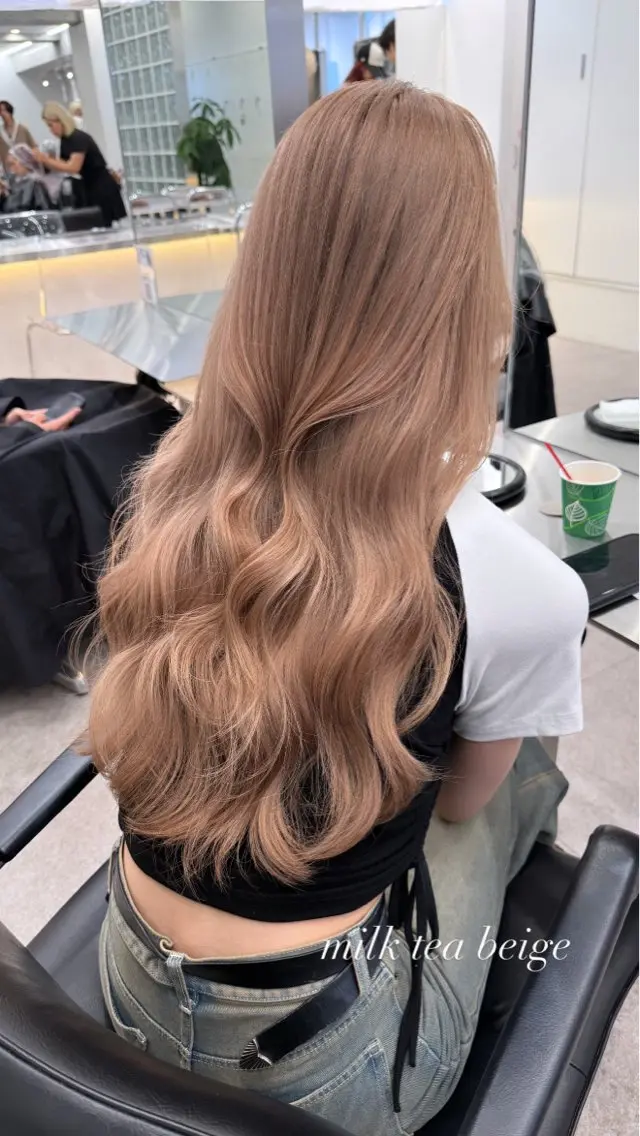 ロング カラー ベージュカラー ミルクティーベージュ カット ヘアカラー 原宿ブリーチカラー /三村克彦のヘアスタイル