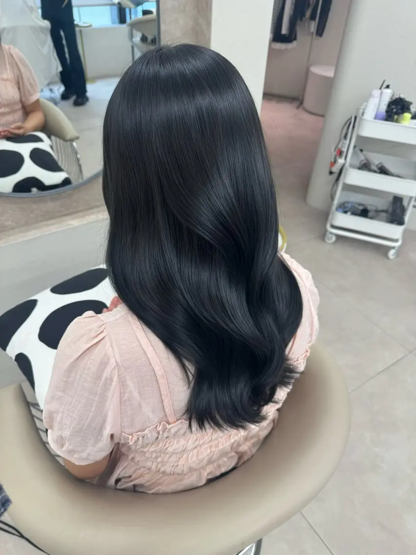 ロング カラー ヘアカラー 梅田 透明感カラー 🖤 ℛ𝒾𝓃𝒶のヘアスタイル