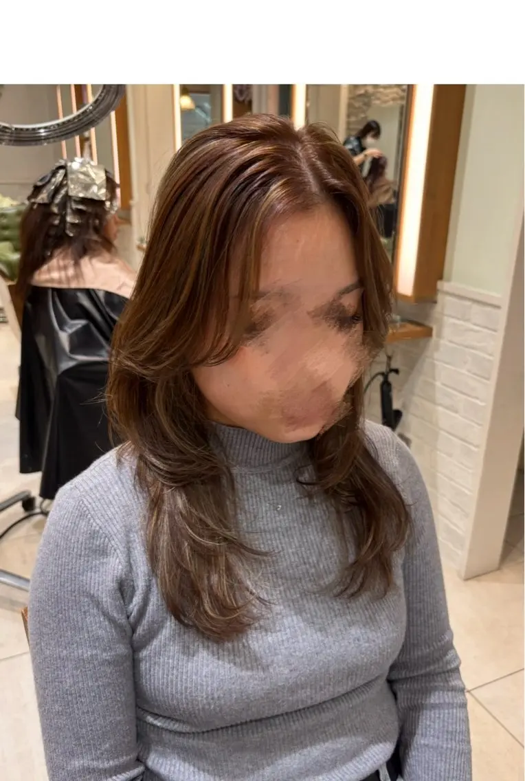 セミロング ハイライト レイヤーカット カット ヘアカラー 石渡このみ 🍊レイヤーカットのヘアスタイル