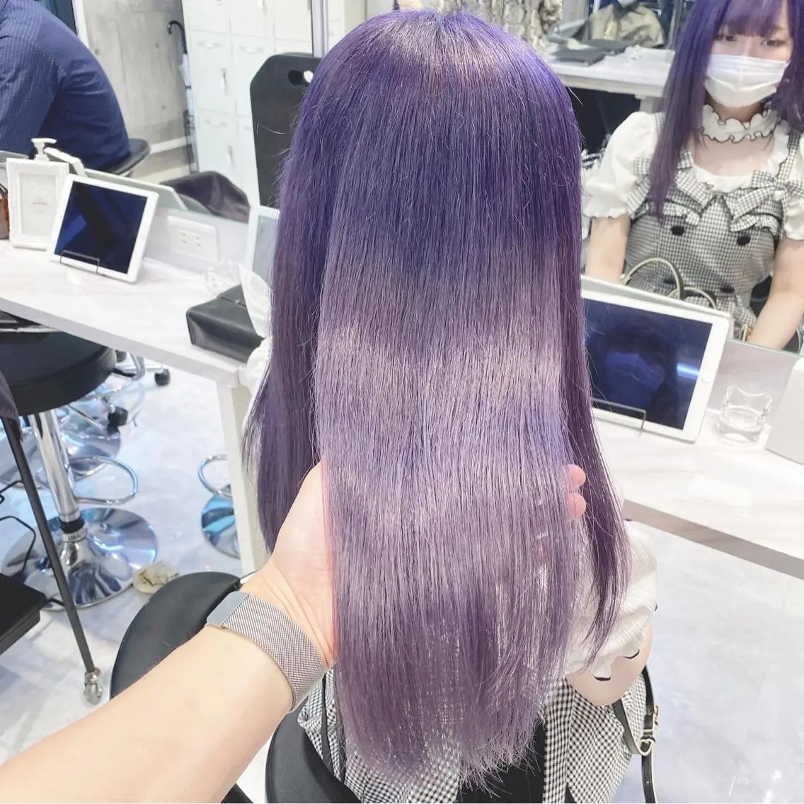 ロング カラー ヘアアレンジ アッシュ アッシュグレー アッシュグレージュ バレイヤージュ ミストバング カット ヘアカラー トリートメント TAKUMAブリーチ /切りっぱなし🪽のヘアスタイル