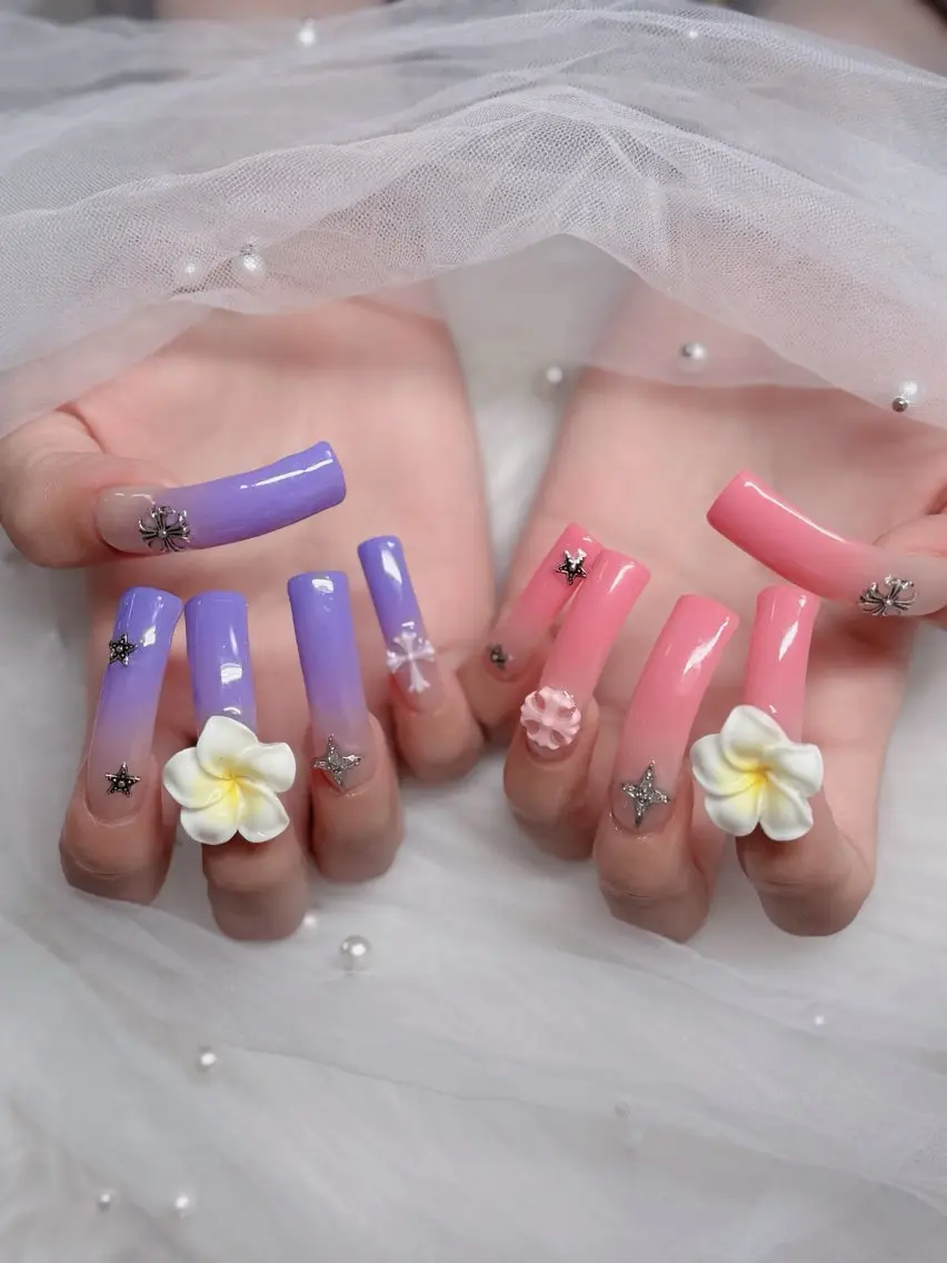 ネイル フレンチネイル ジェルネイル ガラスフレンチ ハロウィン ハート H.baby Nail Salonのネイルデザイン