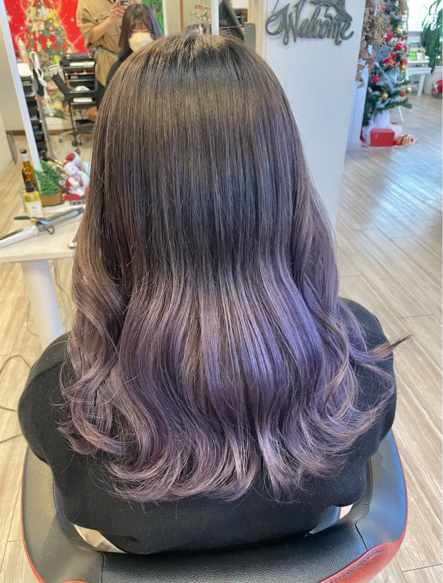 セミロング カラー インナーカラー 推し ブリーチ  髪質改善のヘアスタイル
