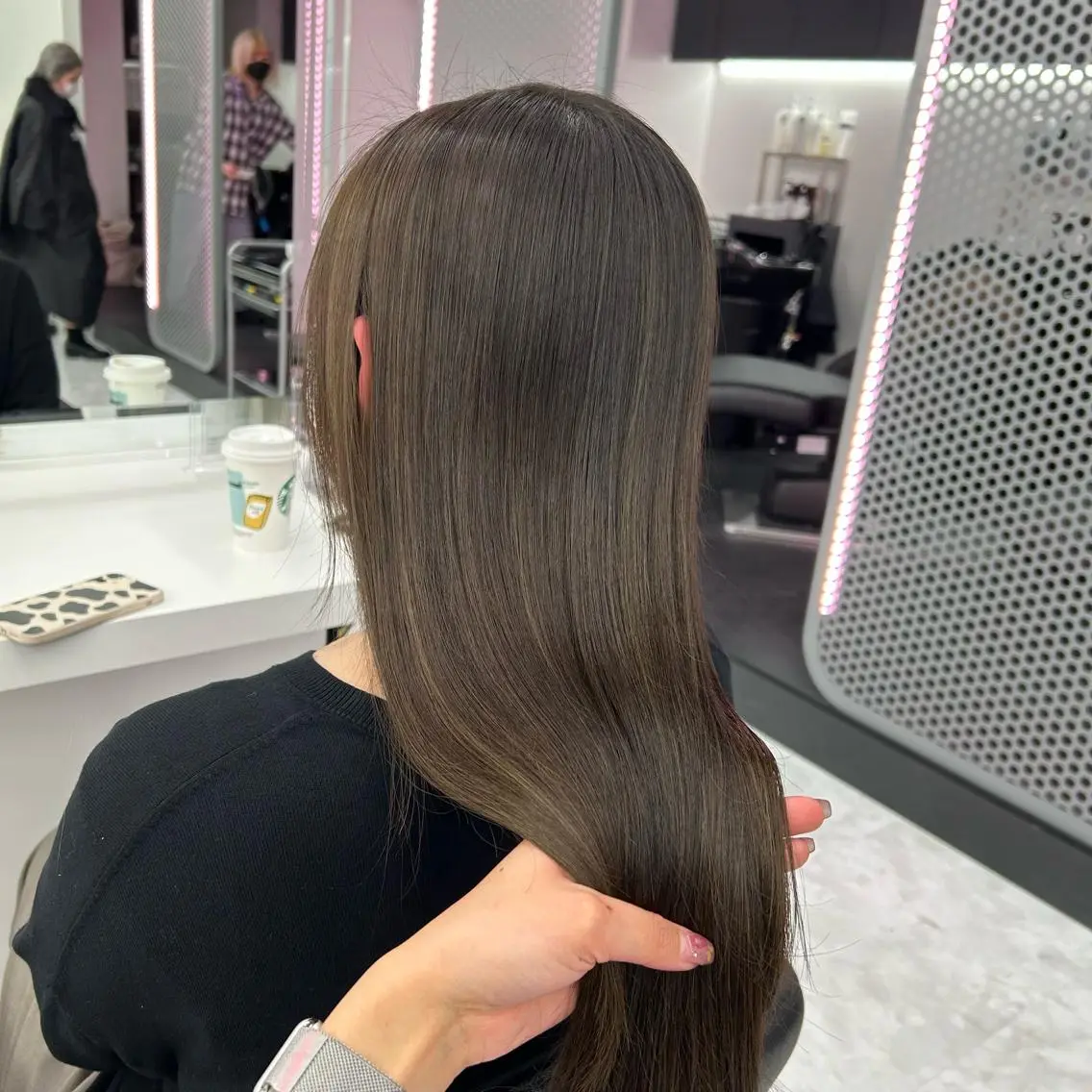 セミロング カラー ヘアアレンジ ヘアカラー トリートメント mai🍑暖色カラー /レイヤー💖のヘアスタイル