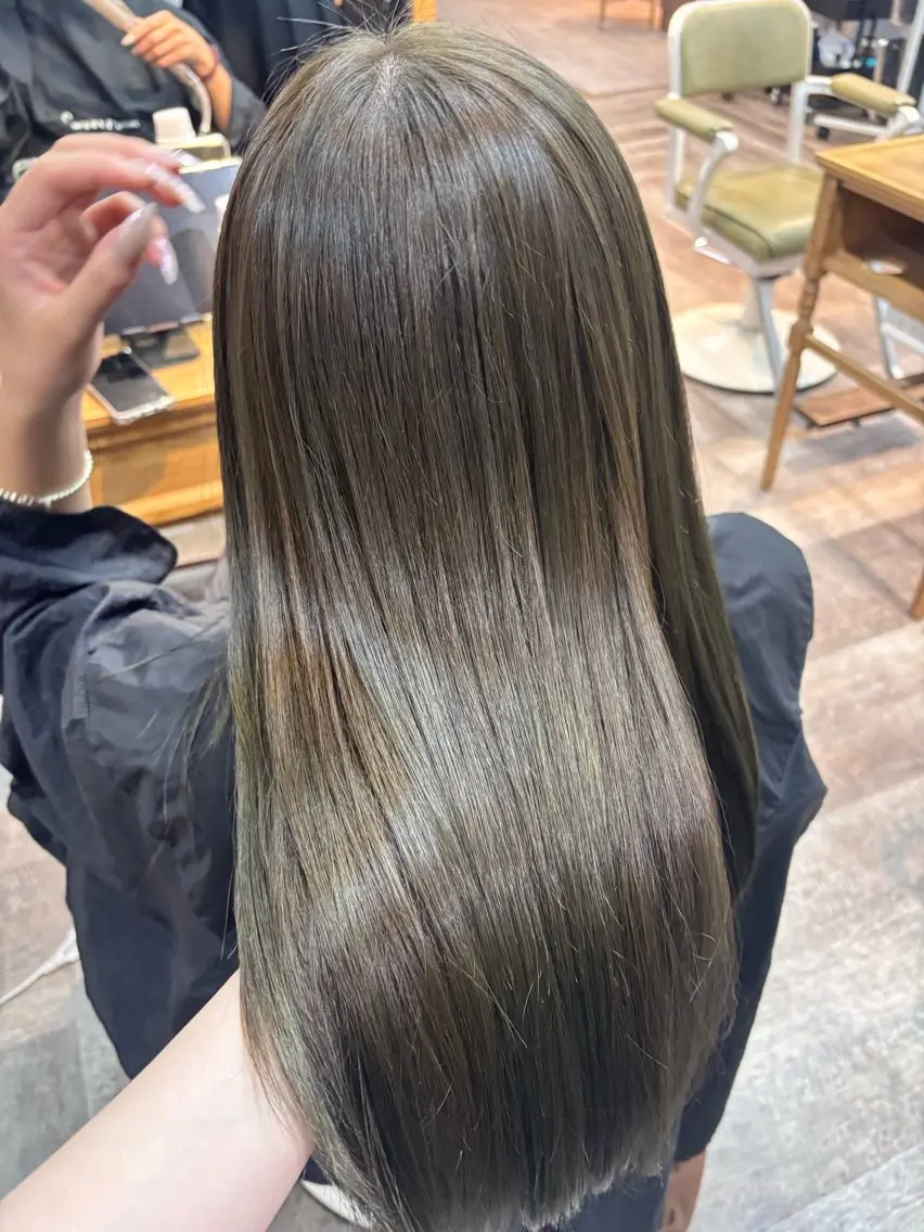 ロング カラー オリーブカラー ヘアカラー 🦋 たから 🦋のヘアスタイル