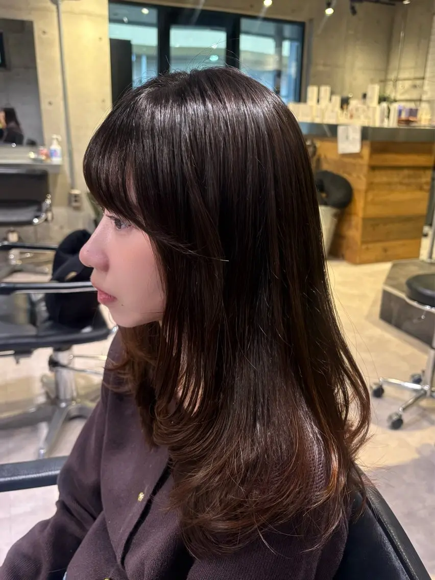セミロング カット ︎︎ HINAのヘアスタイル