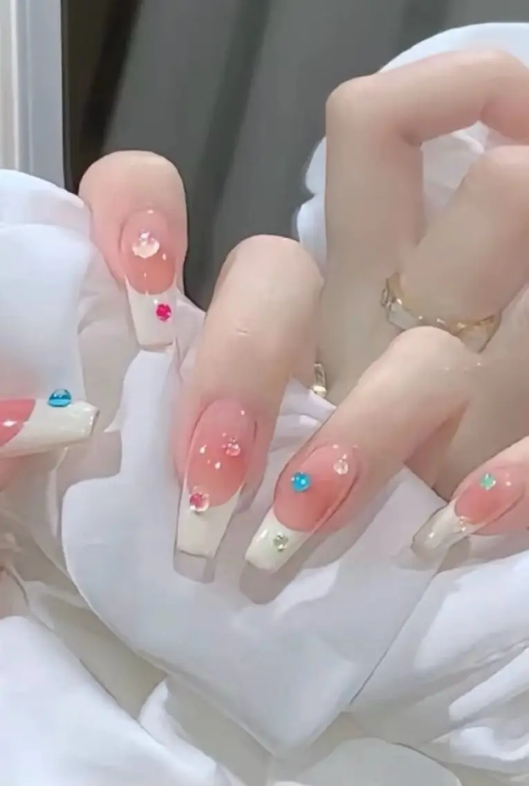 ネイル チークネイル 長さ出し フレンチネイル ガーリー 韓国ネイル sun nail池袋 モデル募集のネイルデザイン
