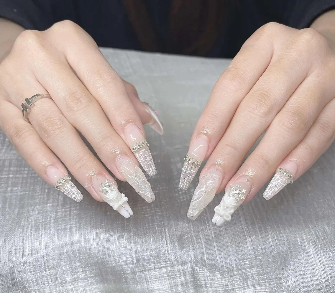 ネイル 長さ出し グラデーション 卒業式 キラキラネイル マグネットネイル ハンドネイル Lee Nailsのネイルデザイン