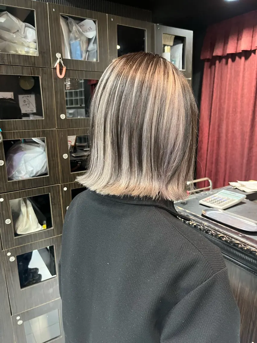 ショート カラー 🦋YUI 髪質改善 ブリーチ 着付け🦋のヘアスタイル