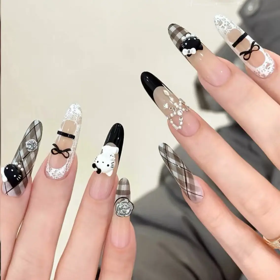 ネイル Mika Nails 心斎橋のネイルデザイン