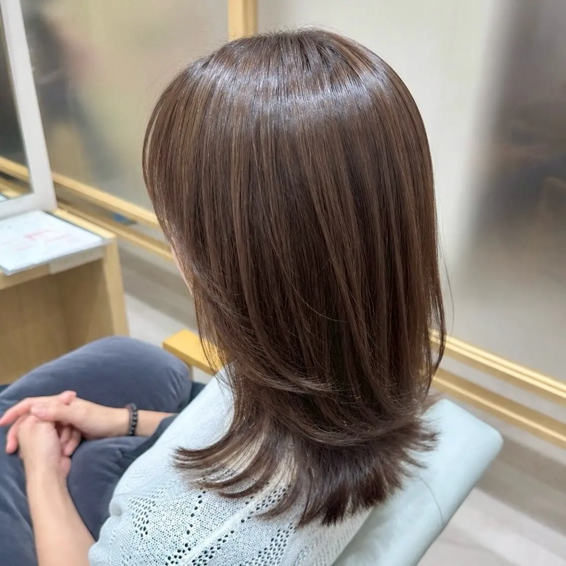 セミロング カラー ハイライトカラー ハイライト レイヤーカット カット ヘアカラー 近藤 優羽のヘアスタイル