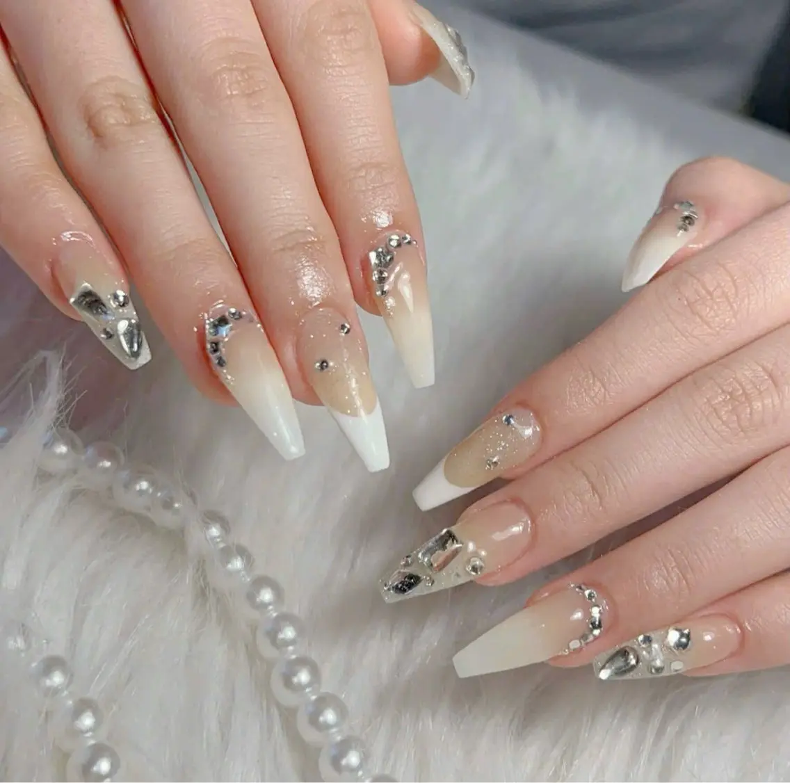 ネイル ハンドネイル moon nailsのネイルデザイン
