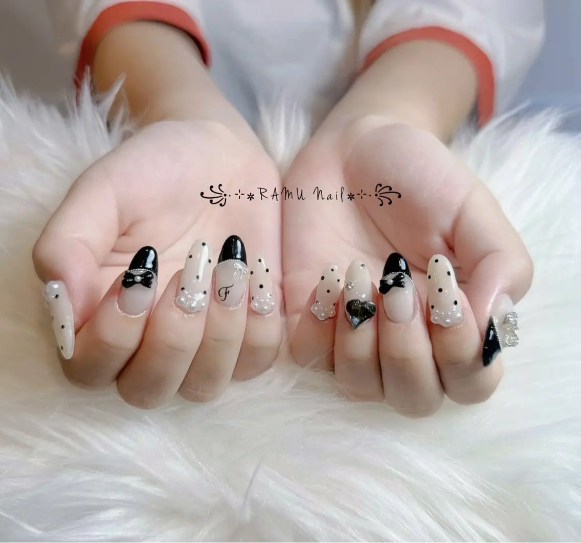 ネイル チークネイル フレンチネイル グラデーション キラキラネイル 韓国ネイル ハンドネイル RAMU_Nail 池袋店のネイルデザイン