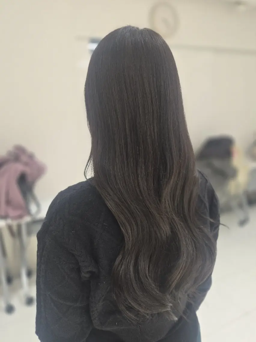 ロング カラー 近藤 菜々美のヘアスタイル