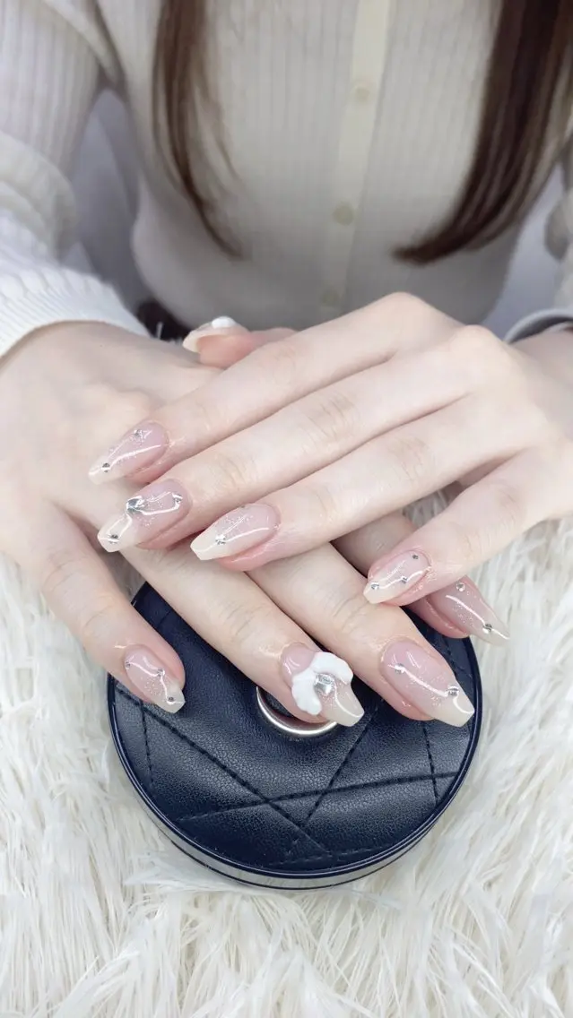 ネイル フットネイル フレンチネイル 韓国ネイル ニュアンスネイル オフィスネイル ハンドネイル フットネイル Rei _Nail 新宿のネイルデザイン