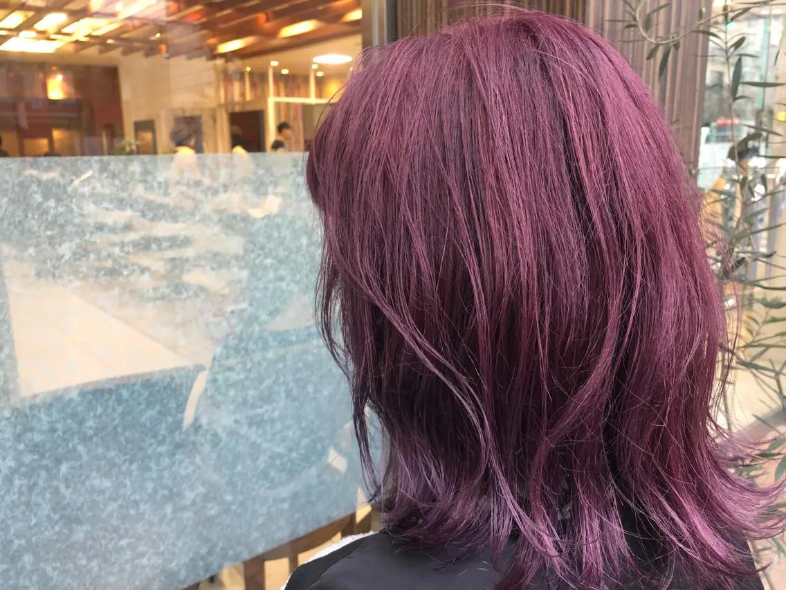 カラー 渡邊 桃香のヘアスタイル