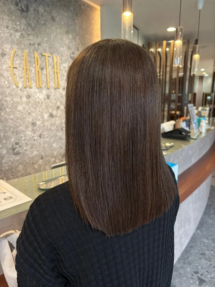 セミロング カット 縮毛矯正 トリートメント 関 真理菜のヘアスタイル