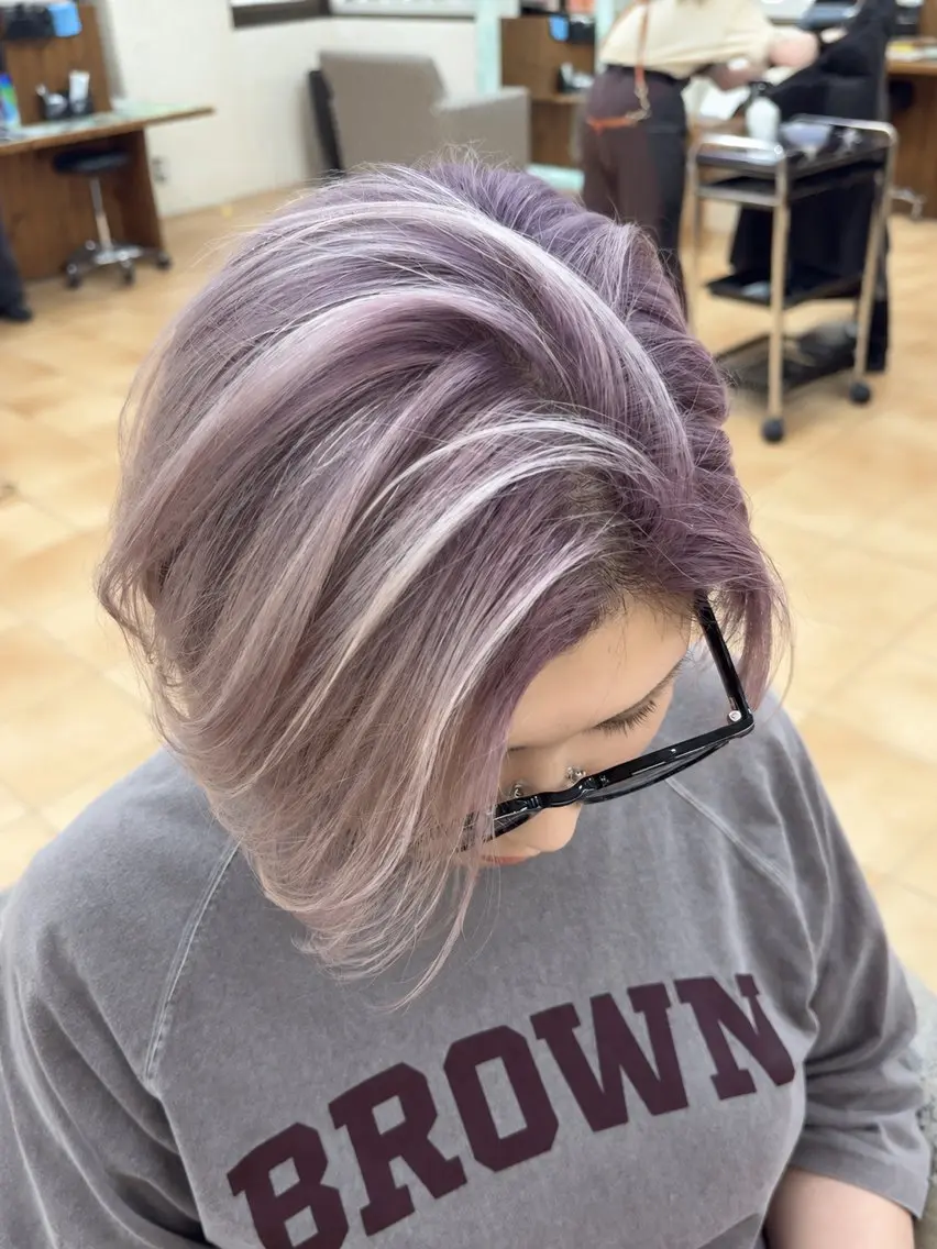 ショート レイヤーカット ヘアカラー dolphin ownerのヘアスタイル