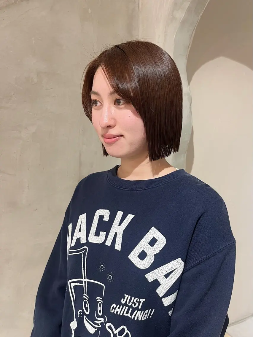 ミディアム ボブ カット ヘアカラー トリートメント 切りっぱなしボブ/ 艶カラー/綾莉のヘアスタイル