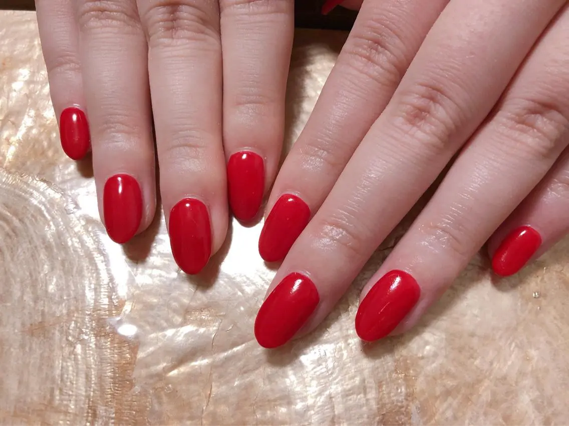 ネイル 赤色 mogunail &blowのネイルデザイン