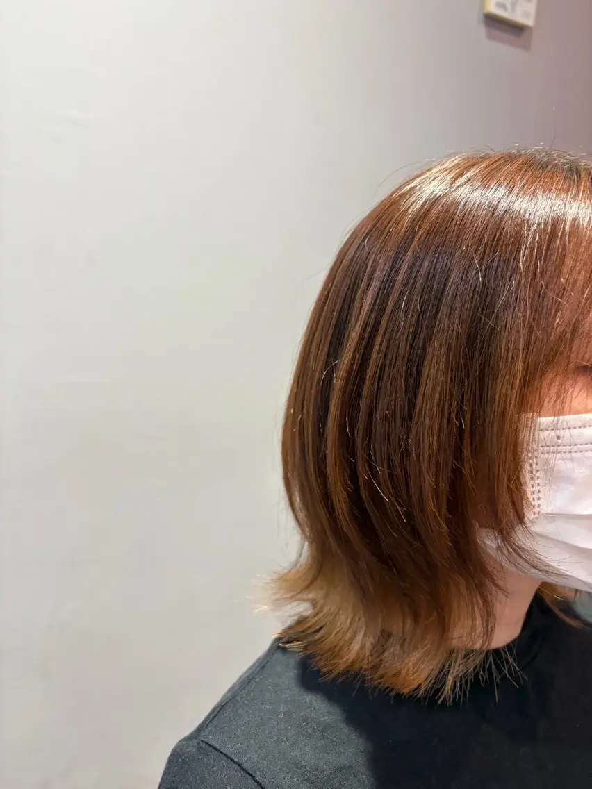 ミディアム カット ブリーチモデル RURUのヘアスタイル