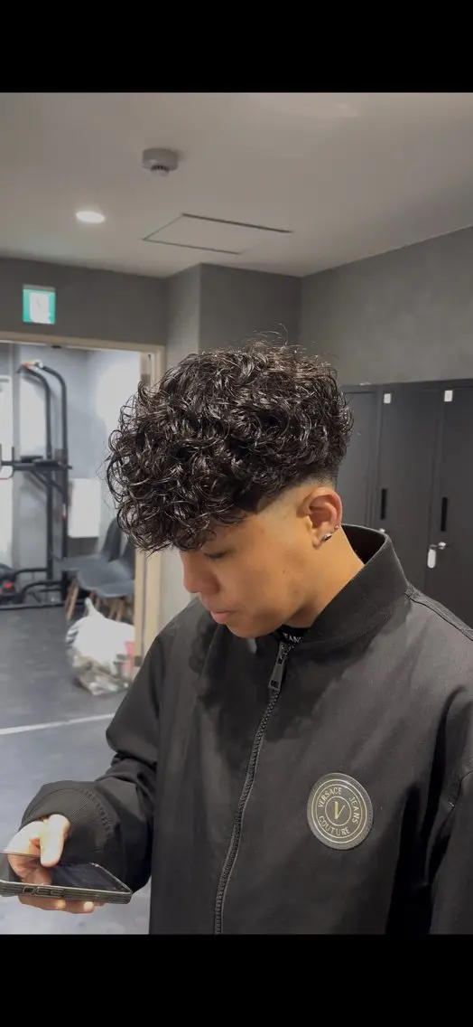 ミディアム パーマ メンズ スペインカール 心斎橋メンズパーマ 一樹のヘアスタイル