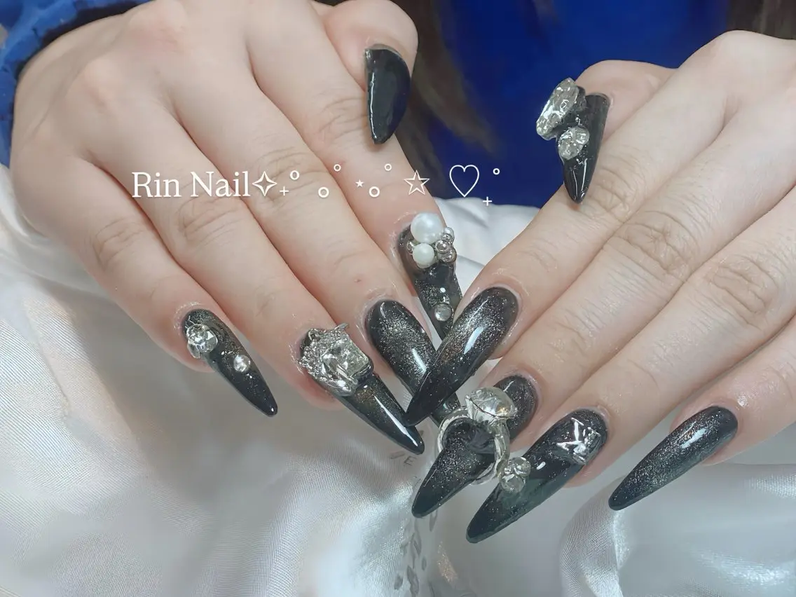 ネイル ボルドー フレンチネイル グラデーション キラキラネイル 韓国ネイル ハンドネイル Rin Nail 新大久保店のネイルデザイン