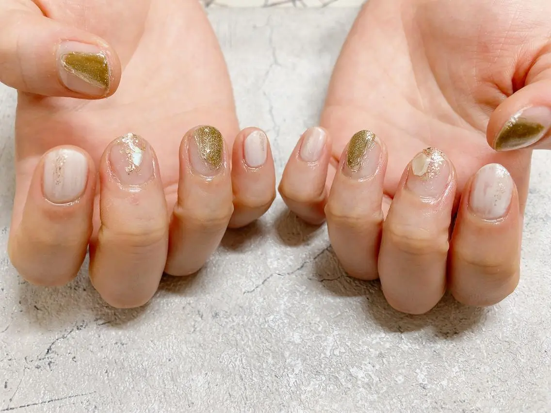 ネイル オーロラネイル フラワーネイル フットネイル フレンチネイル ジェルネイル mogunail &blowのネイルデザイン