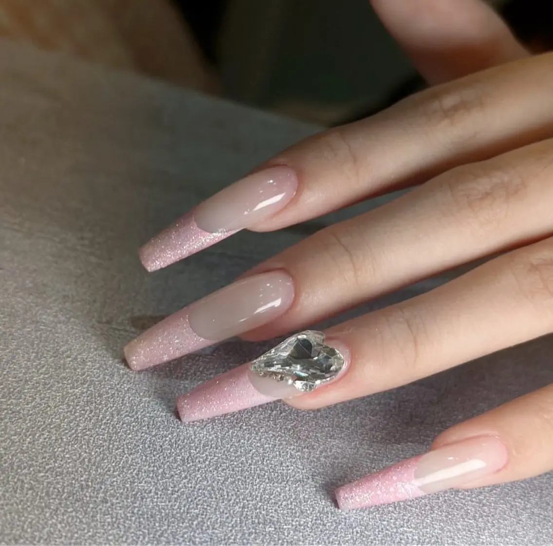 ネイル アートネイル フレンチネイル ジェルネイル キラキラネイル ニュアンスネイル ハンドネイル Ryu Nail NekoChanのネイルデザイン