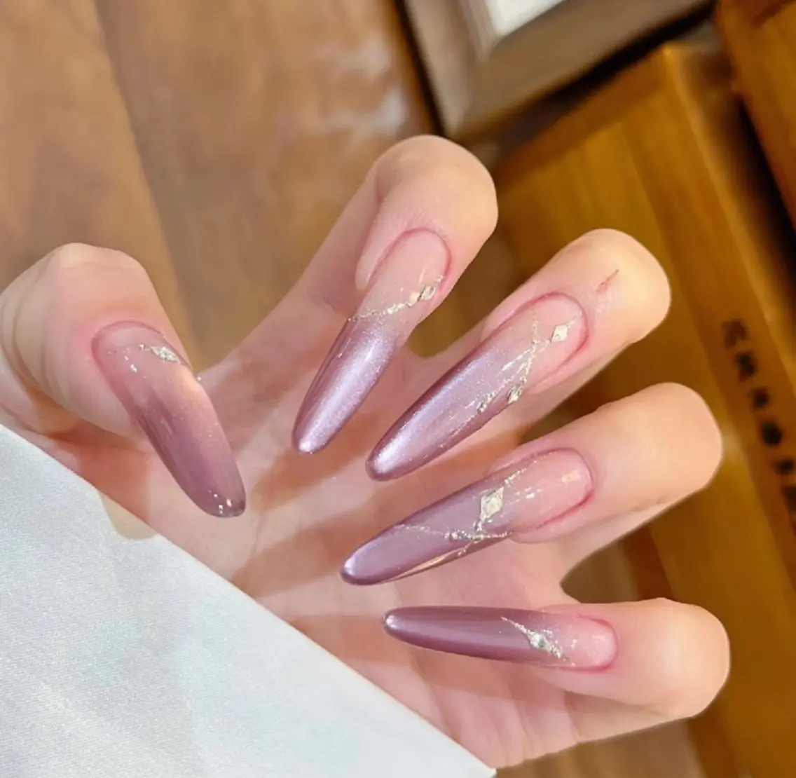ネイル ハンドネイル Betty nail サロンのネイルデザイン