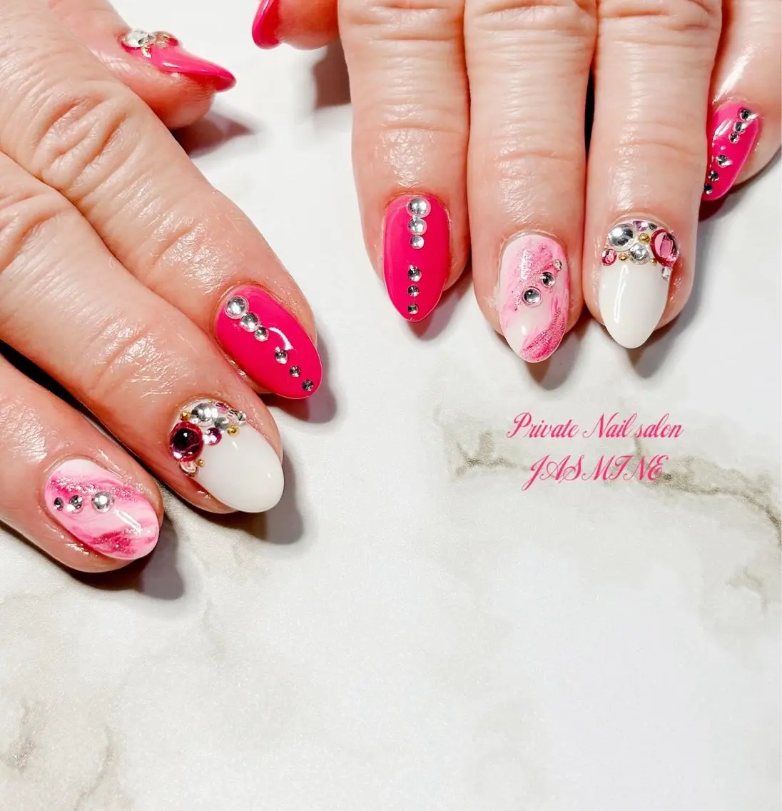 ネイル ピンク ストーンネイル Nail salon JASMINEのネイルデザイン