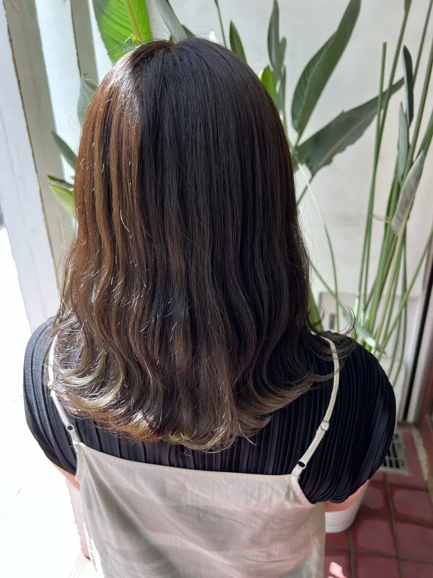 ロング カラー ブラウンカラー ナチュラルブラウン ロング トリートメント ブリーチカラー🦖 岡部木乃夏のヘアスタイル