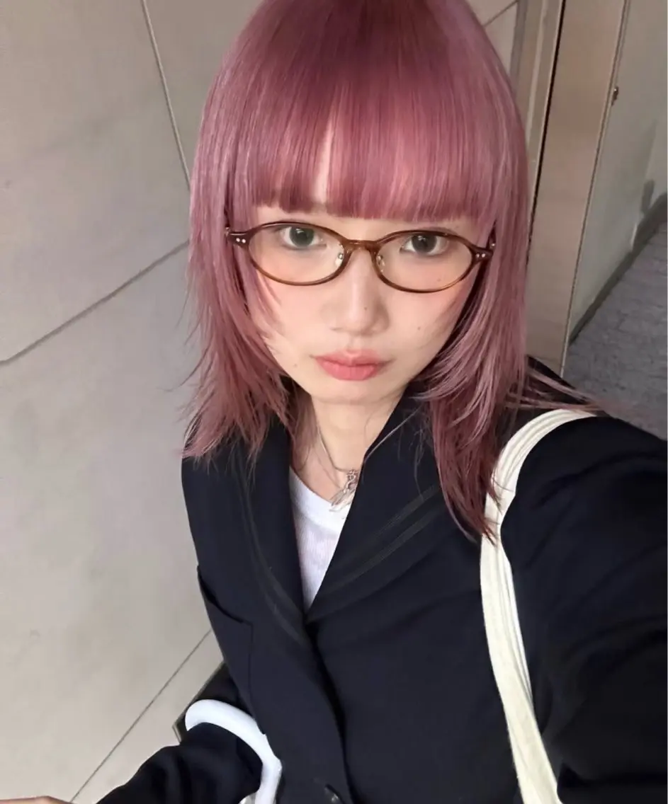 ロング 韓国風レイヤーカラー ライムのヘアスタイル