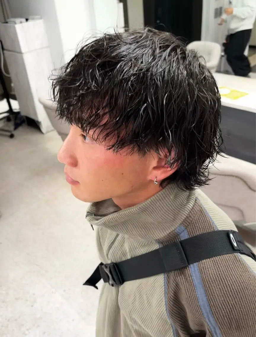 パーマ メンズ メンズパーマ ツイストスパイラルパーマ メンズウルフカット ウルフカット スパイラルパーマ 🍐シャドウパーマ メンズ特化/守岡🍐のヘアスタイル