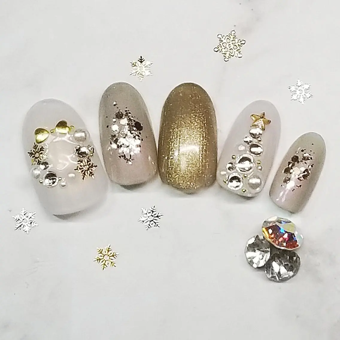 ネイル ホワイト 冬ネイル クリスマス 博多ネイル ｍｉｍｉのネイルデザイン